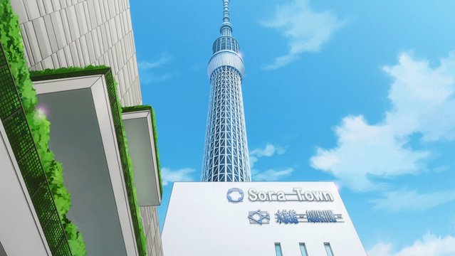 Looking up at the tower from Solamachi